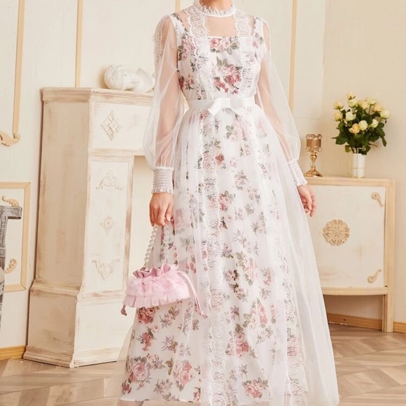 SHEIN Dresses & Skirts - Floral Princess Dress